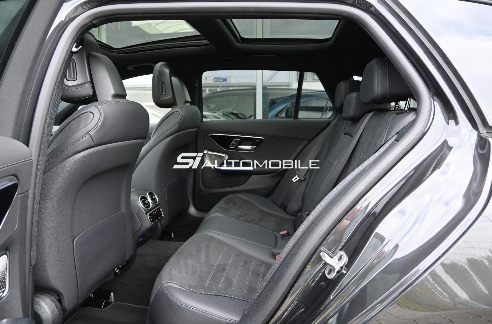 Fahrzeugabbildung Mercedes-Benz C 300 de T AMG Line NIGHT °ACC°BURMESTER°HUD°PAN