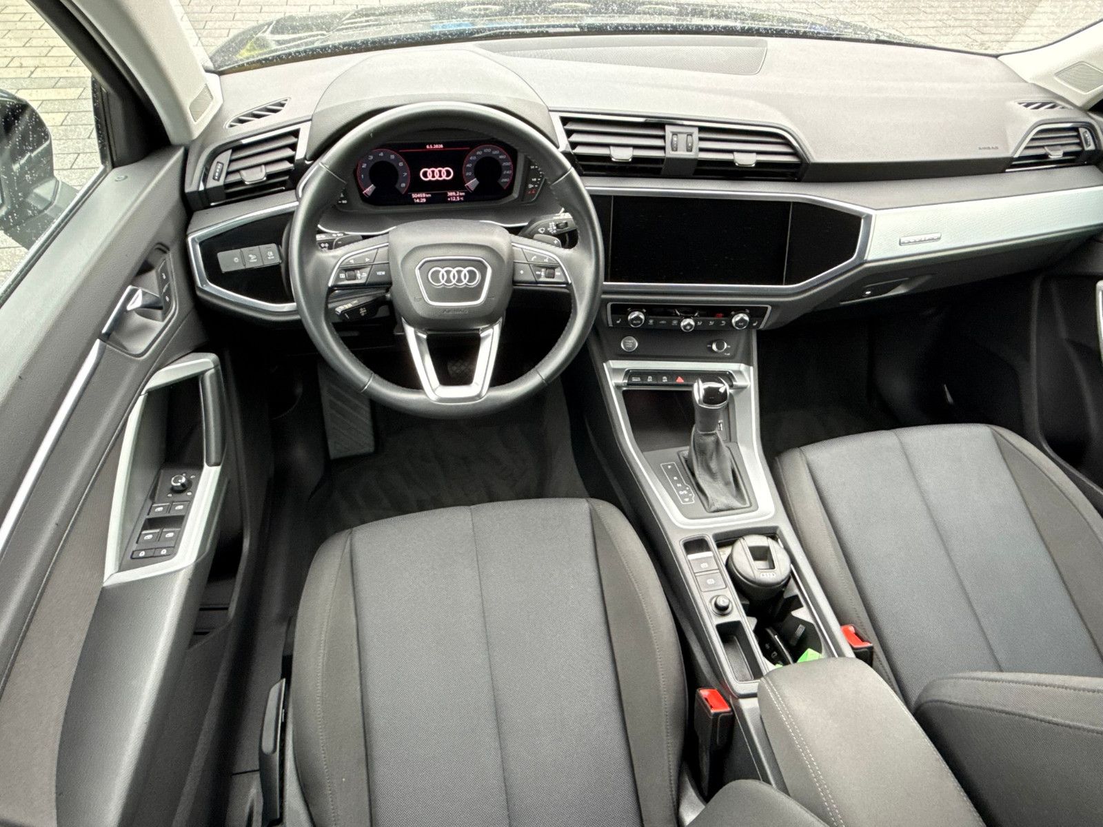 Fahrzeugabbildung Audi Q3 40 TFSI quattro advanced