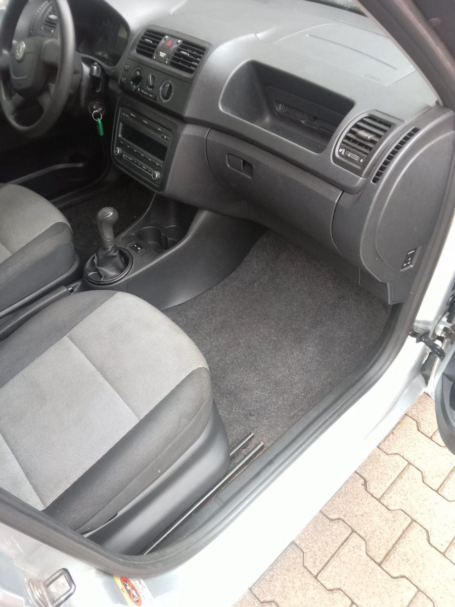 Skoda Fabia 2010 — photo 10