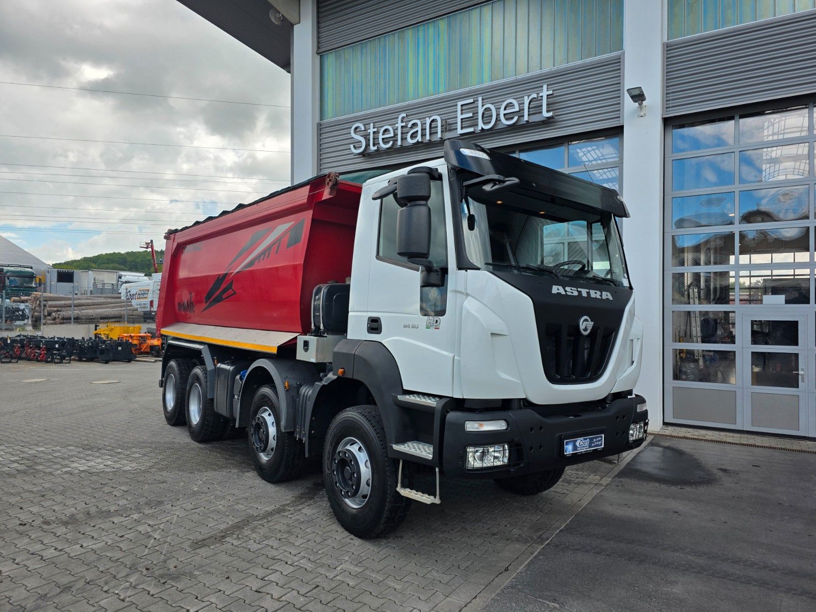 Fahrzeugabbildung Iveco Astra HD9 84.50-80 8x4 Muldenkipper Schalter