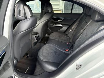 Mercedes E 200 - 12