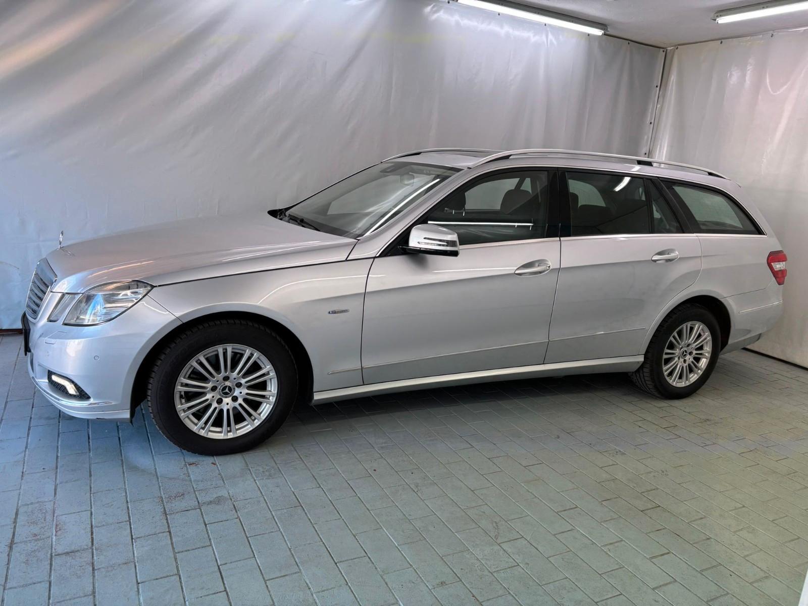 Mercedes-Benz E 350 T CDI+Pano+Xenon+Aut.el.Heck.+Navi