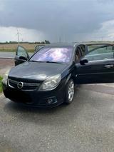 Opel Signum 2.2 -DIRECT - Opel Signum mit Benzin-Antrieb: Kombi, 2.2