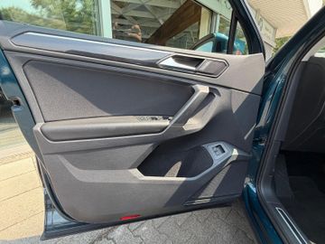 Volkswagen Tiguan - 12