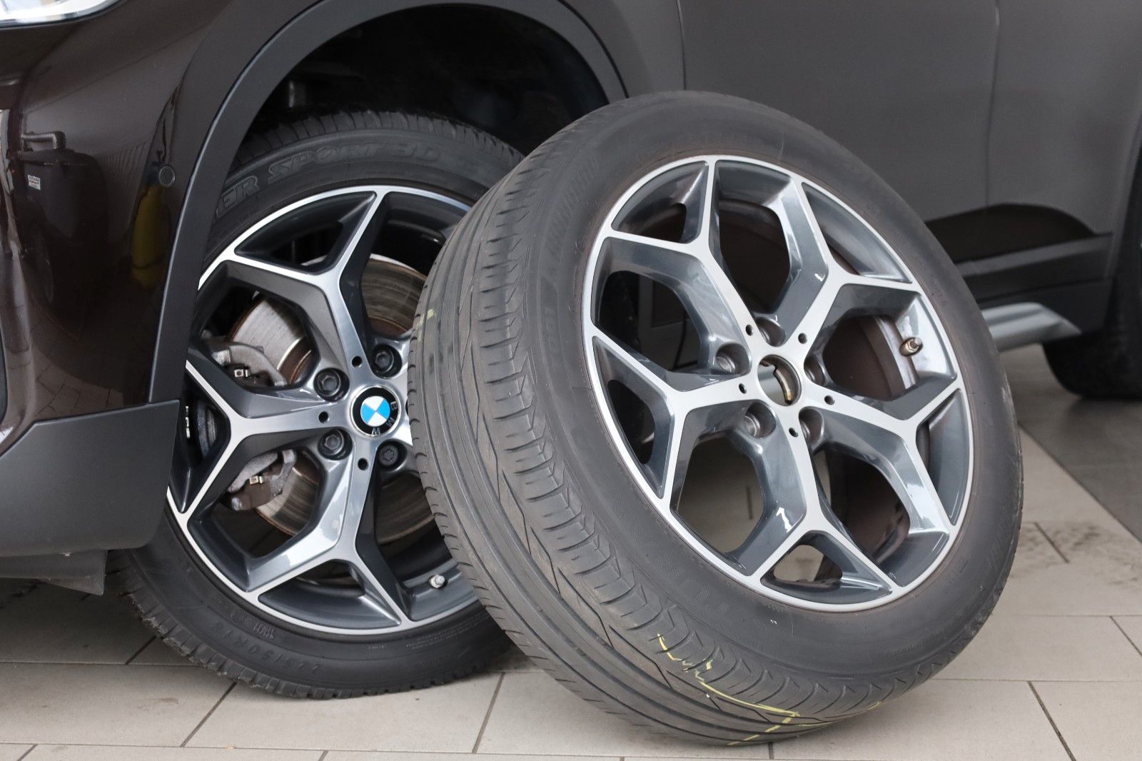 Fahrzeugabbildung BMW X1 xDrive 20 i xLine Leder,Navi,LED,Panorama,SH