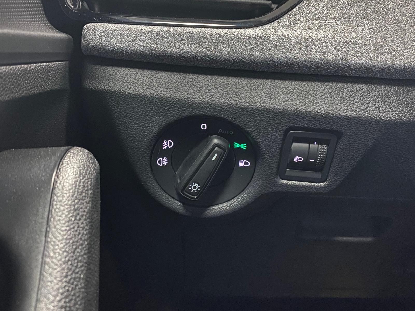 Fahrzeugabbildung SKODA Scala 1.0 TSI Selection APP+KLIMA+RFK+SITZHEIZ++