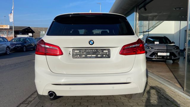 Fahrzeugabbildung BMW 218 2 Active Tourer 218 i Sport Line , NAVI, PDC