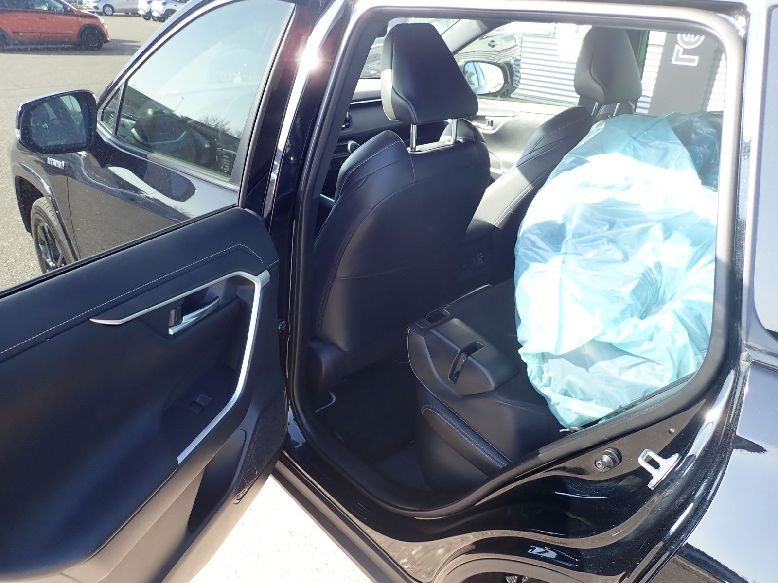 Fahrzeugabbildung Toyota RAV 4 Hybrid 4x2 Black Edition