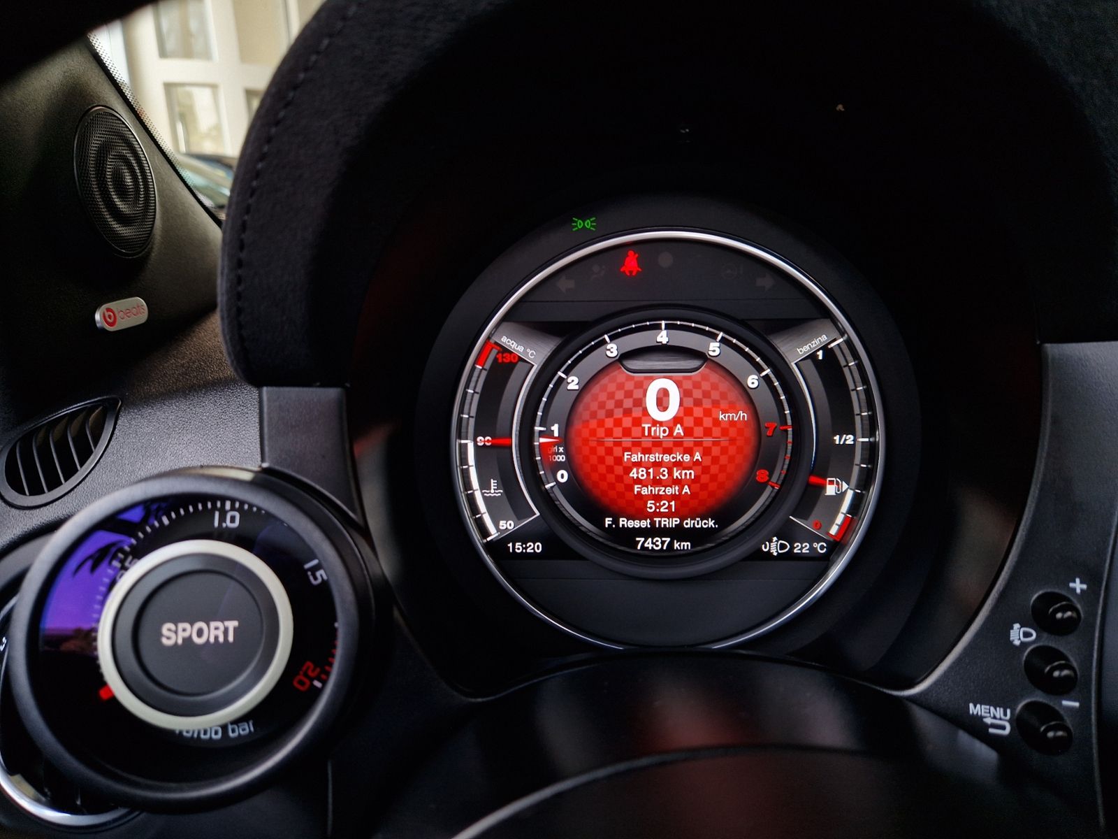 Fahrzeugabbildung Abarth 695C Turismo BEATS NAVI LEDER