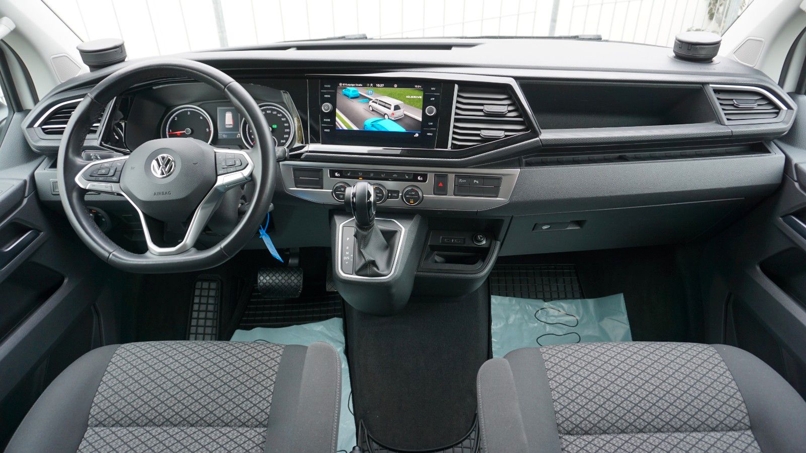 Fahrzeugabbildung Volkswagen T6 Multivan 2.0L TDI DSG Kamera Navi AHK 7 Sitze
