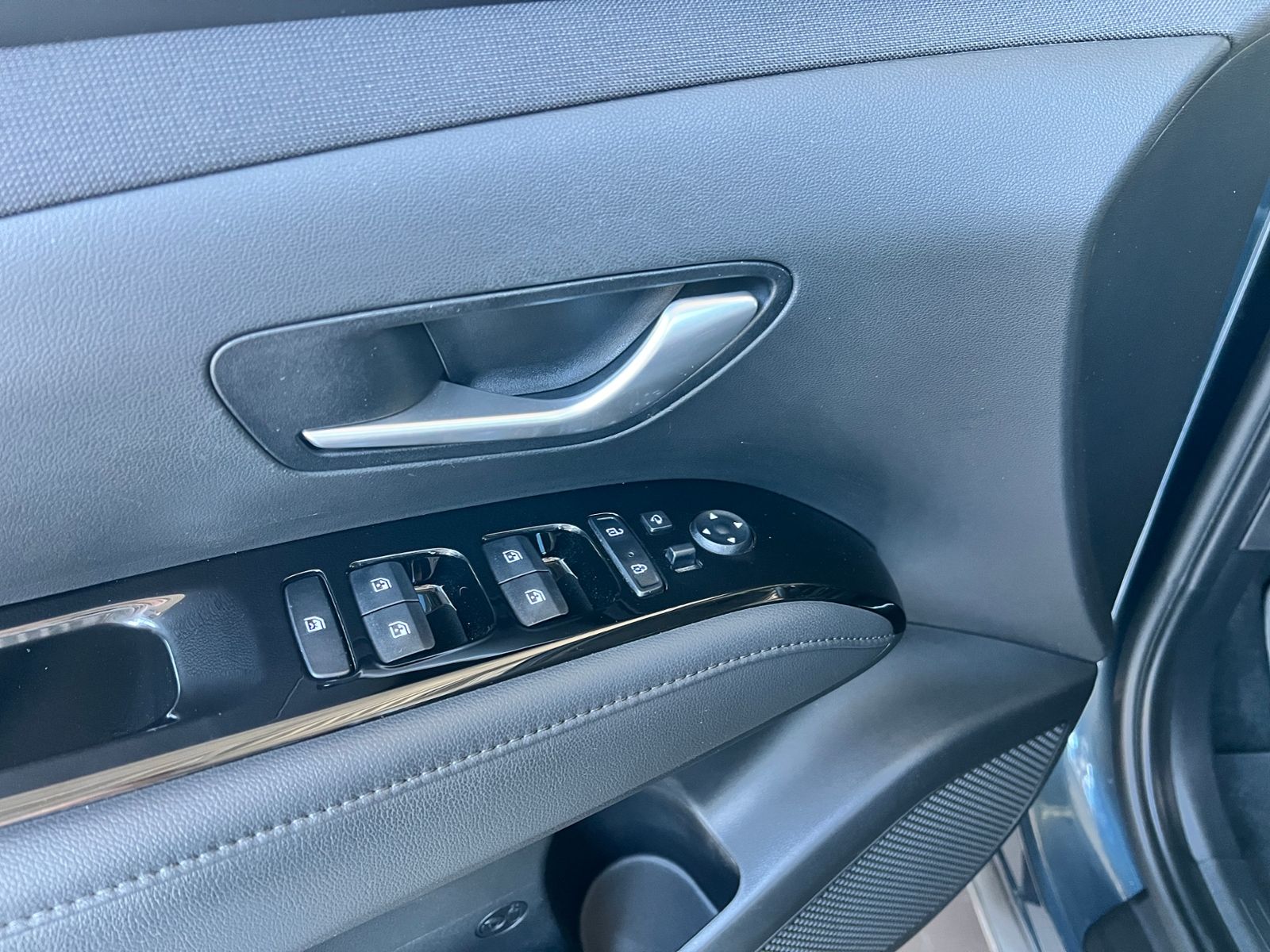 Fahrzeugabbildung Hyundai TUCSON Trend Mild-Hybrid 2WD AHK LED NAV SHZ RFK