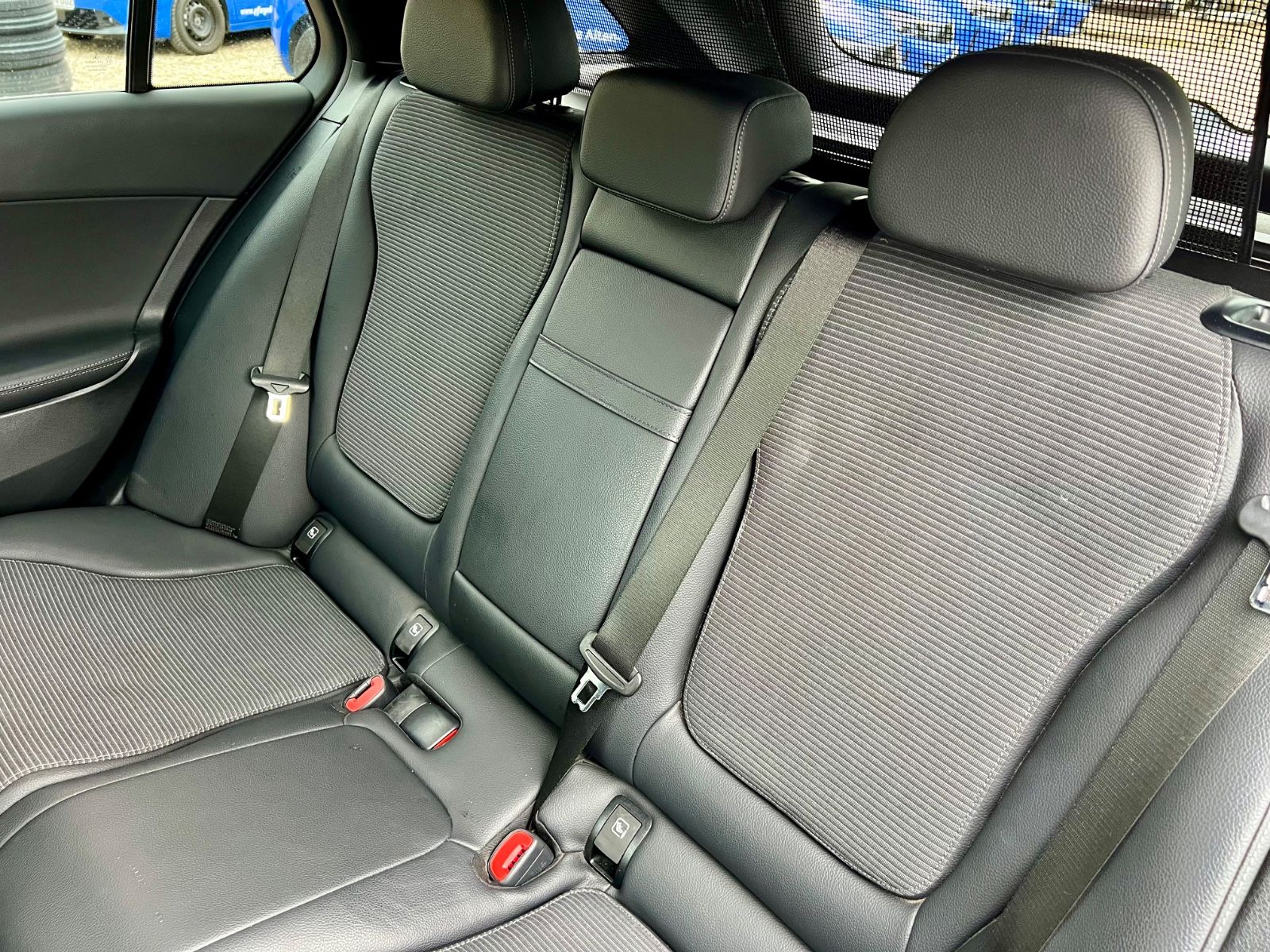 MERCEDES-BENZ C 200 C200 d AVANTGARDE AAC SHZ AHK NAVI KAMERA