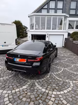 BMW M5 xDrive A M5 B&W Carbon Laser - BMW M5 aus 2021