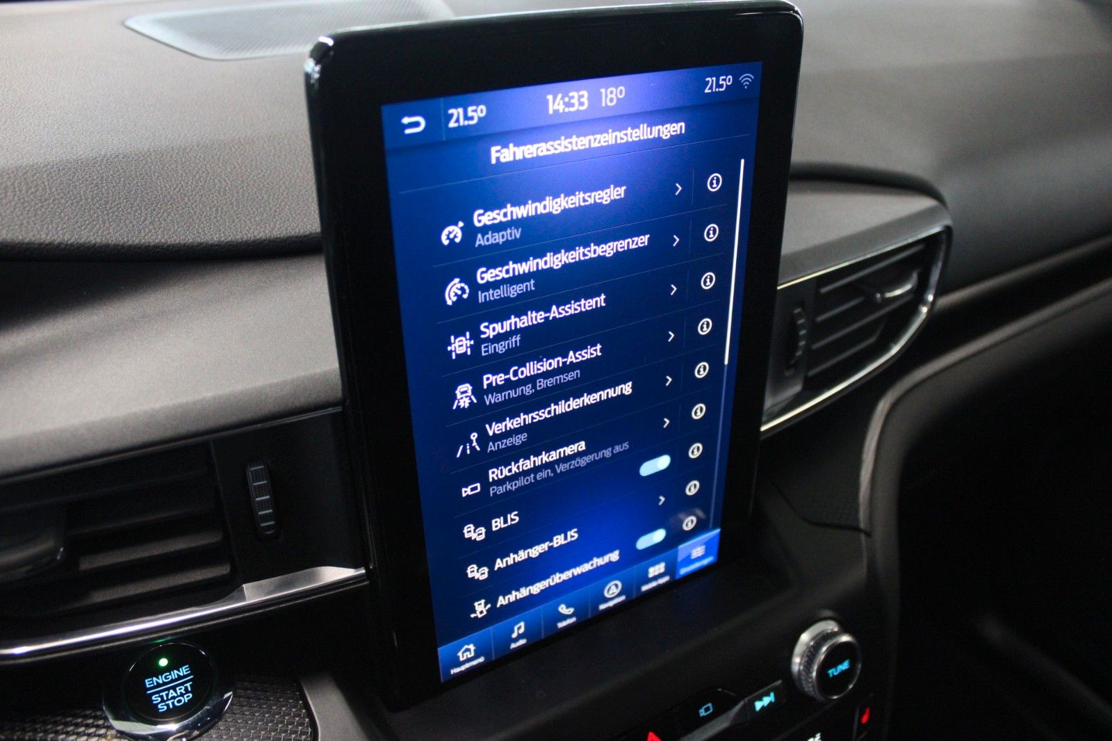 Fahrzeugabbildung Ford Explorer 3,0 PHEV Aut. ST-Line 7-Sitze PANO AHK