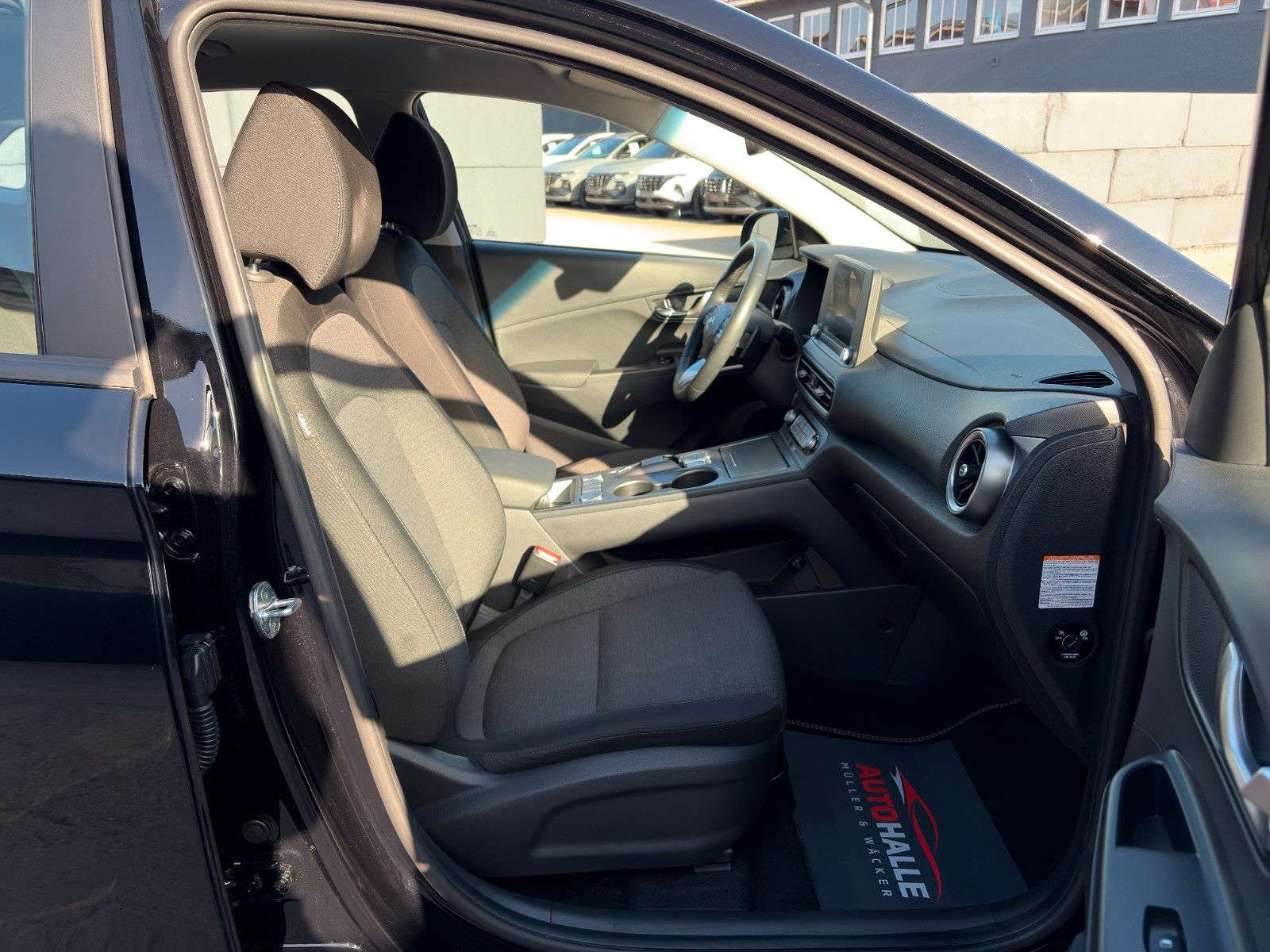 Fahrzeugabbildung Hyundai KONA E Select 39kW ACC LKA LFA CarPlay SHZ LHZ