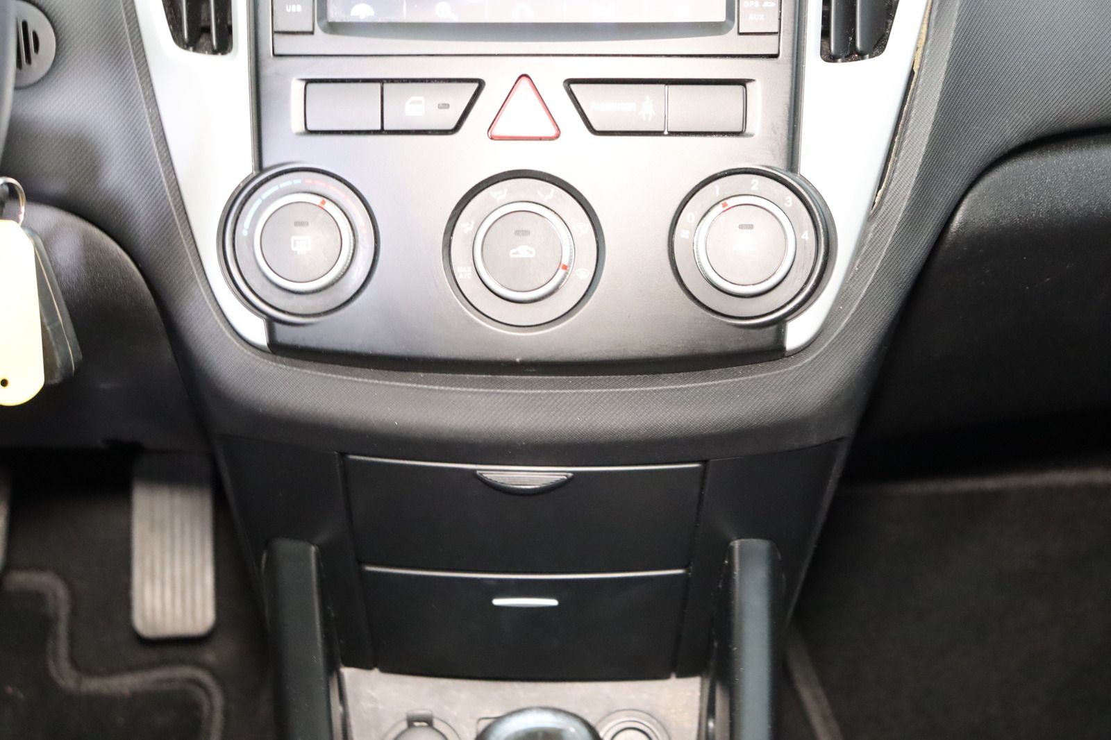 Fahrzeugabbildung Kia ceed 1.4 CVVT * Navi * RFK * HU/AU bis 11.26