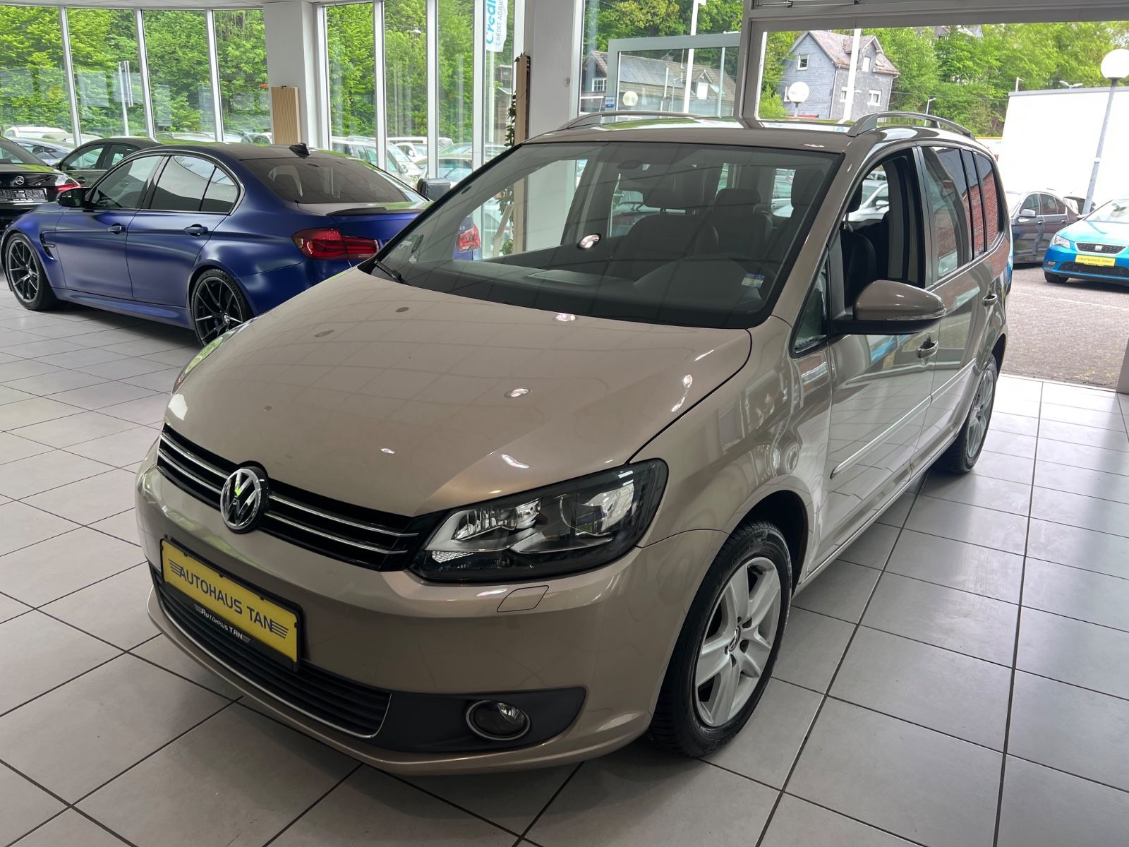 Fahrzeugabbildung Volkswagen Touran Highline 2.0 TDI DSG *BI-Colour *