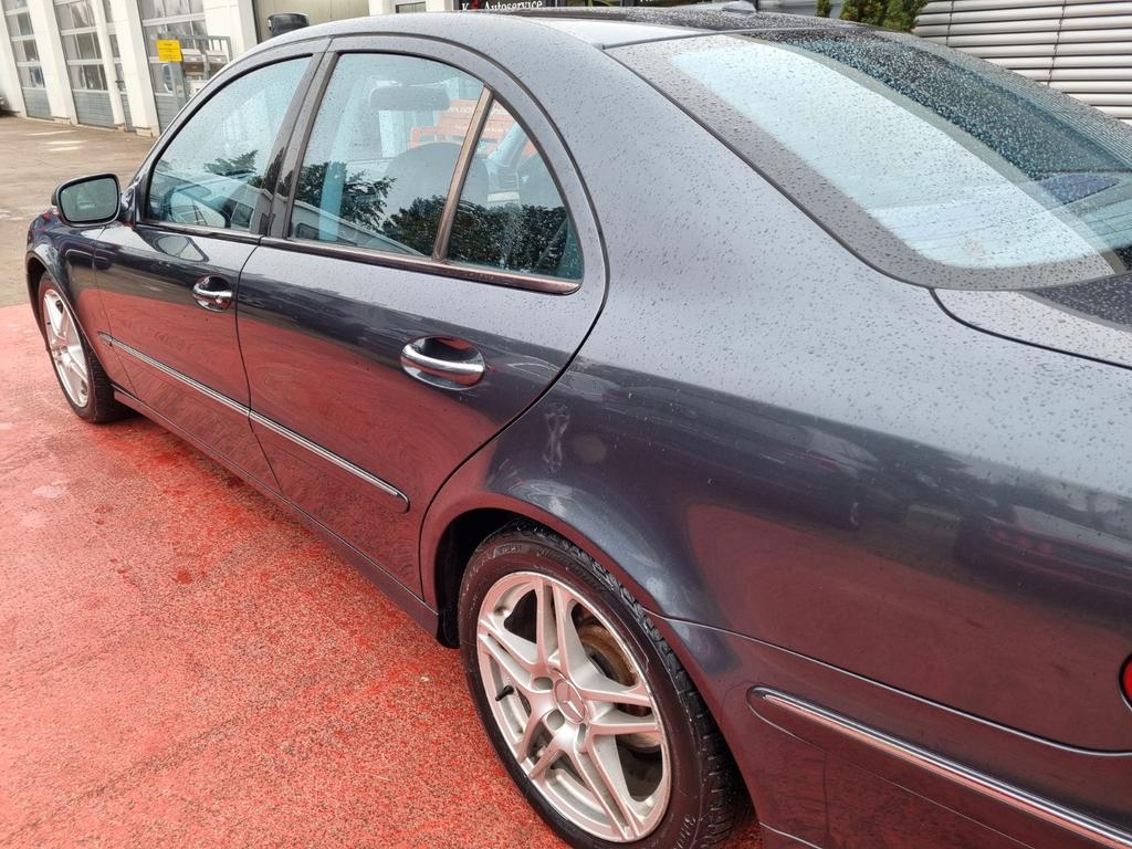 Mercedes-Benz E 280