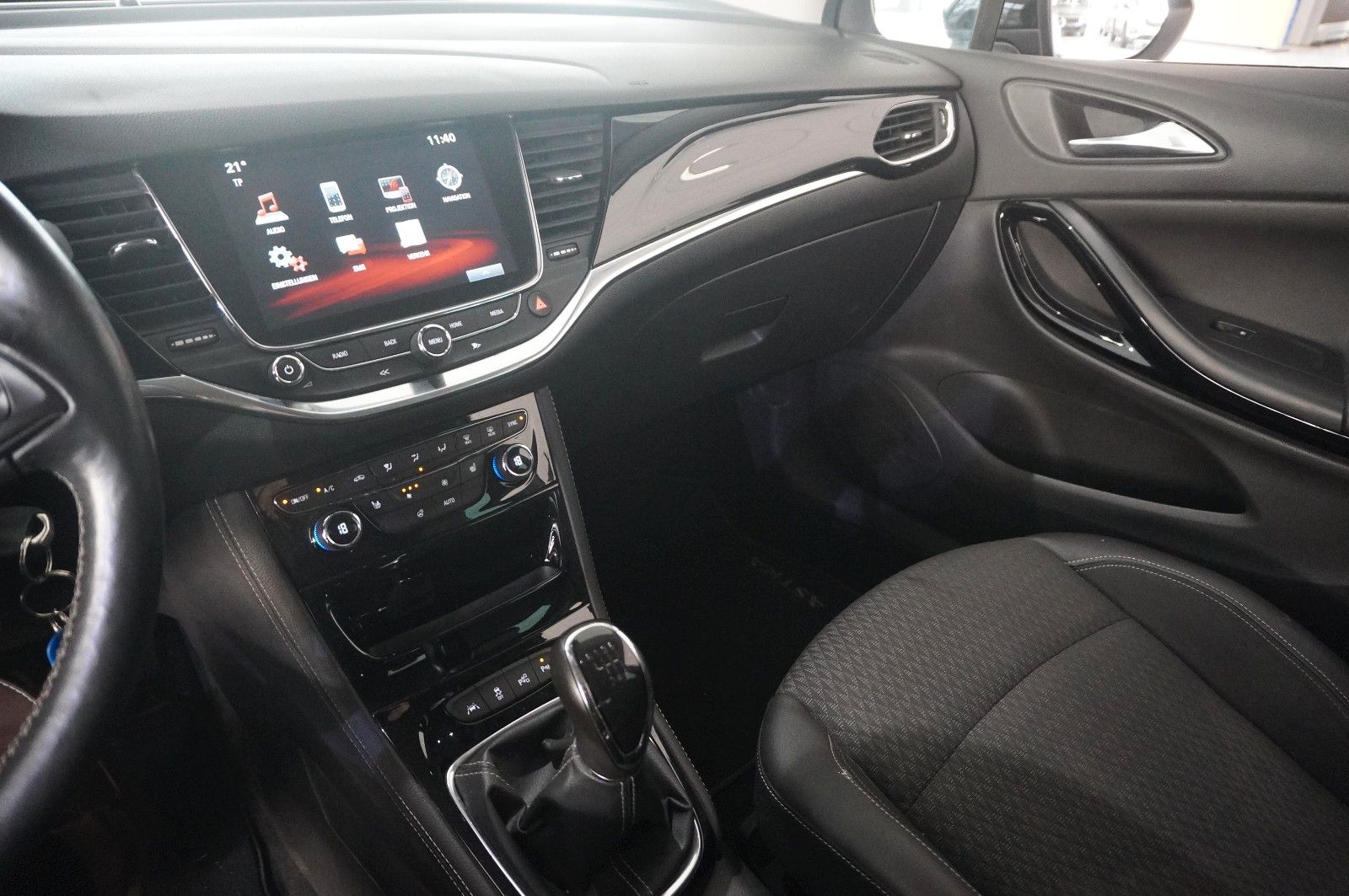Fahrzeugabbildung Opel Astra K Lim. 1.4T INNOV. NAVI/LED/KAMERA/SH/TEMP