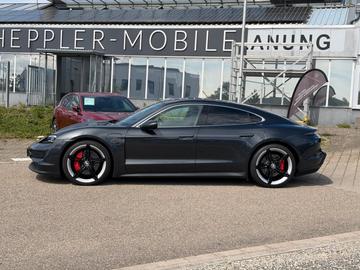 صورة 7 لـ 2020 Porsche TAYCAN
