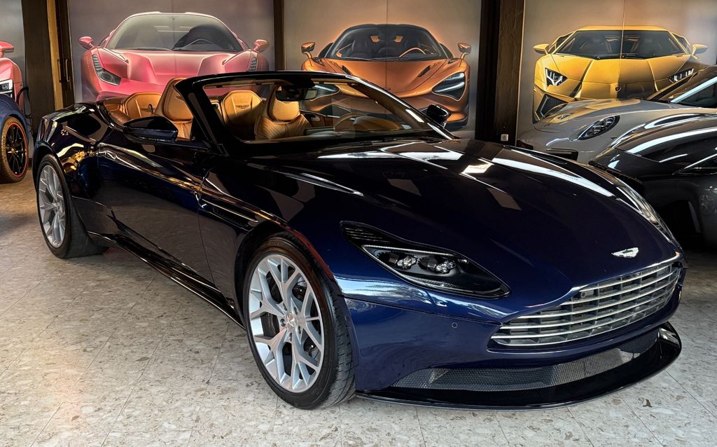 Aston Martin DB11
