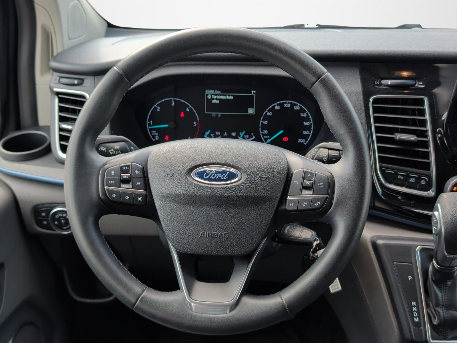 Fahrzeugabbildung Ford TOURNEO CUSTOM 320 L1 ACTIVE STHZ AHK KAM ASSIST