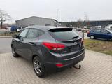 Hyundai ix35 Comfort 2WD TÜV NEU/2. HAND/ANHÄNGERKUPPL. - Hyundai ix35 in Hamburg