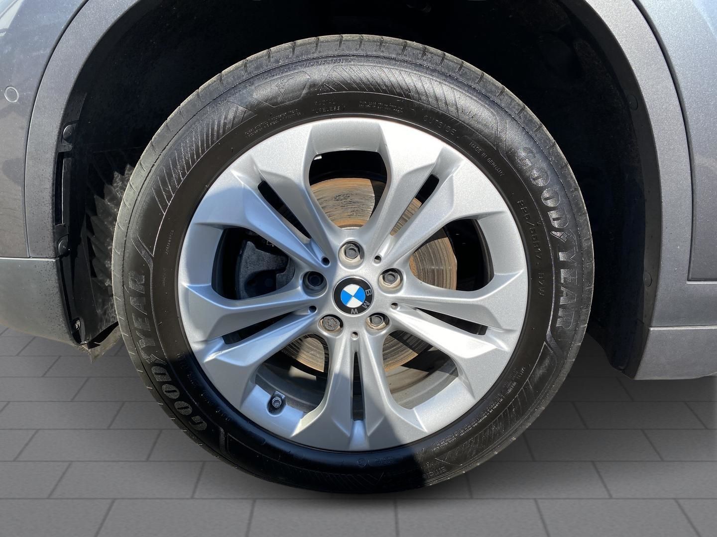 BMW X1 sDrive18d AHK Navi Soundsystem LED El. Heckkl foto 6