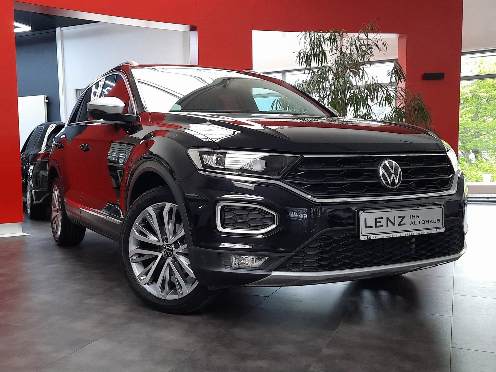 Fahrzeugabbildung Volkswagen T-Roc Sport TSI *Panodach*Navi*Cam*LED*ACC*App*