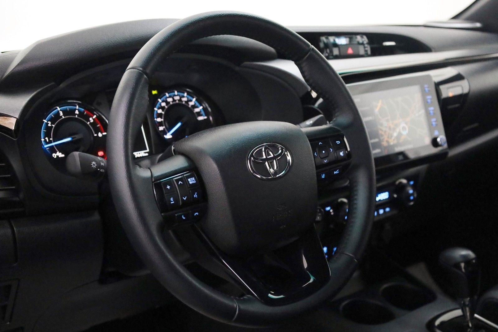 Fahrzeugabbildung Toyota Hilux 2.8 D-4D Invincible,DOKA,ACC,Leder,Nav,AHK