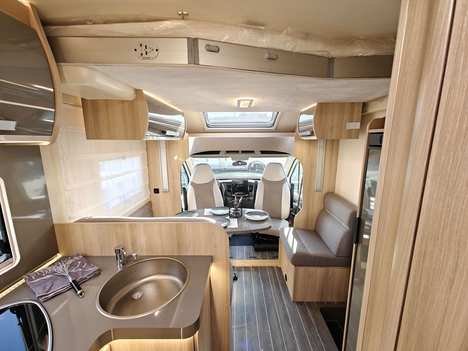 Fahrzeugabbildung NobelART T 7000