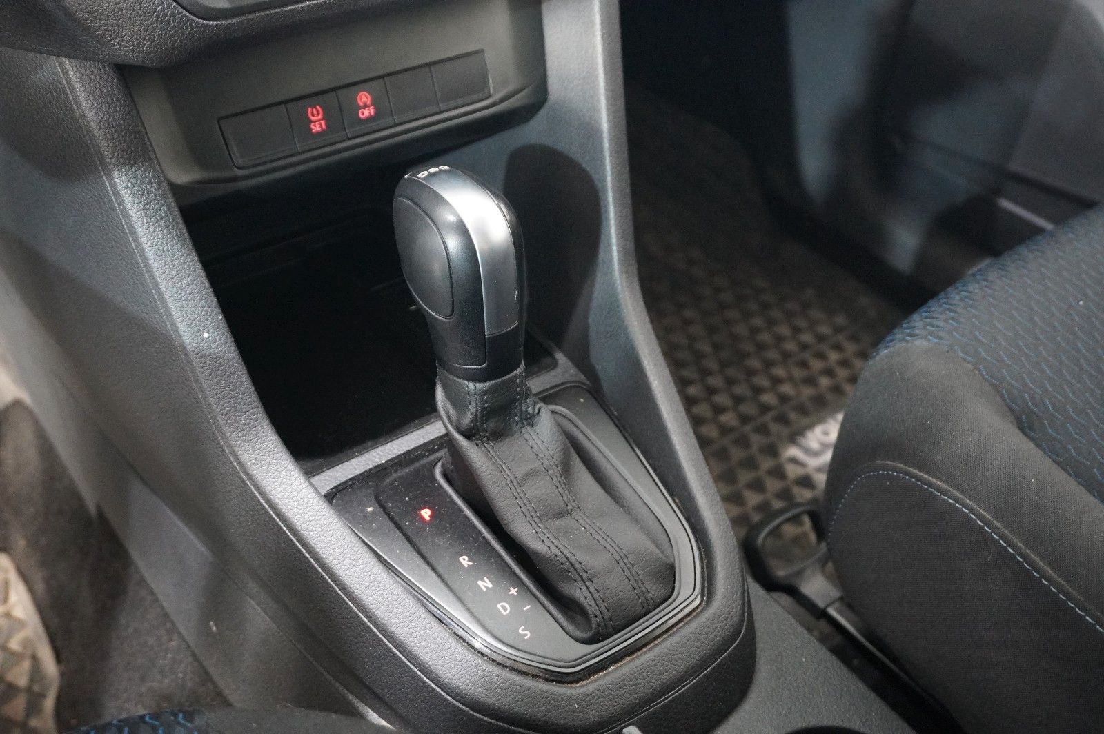 Fahrzeugabbildung Volkswagen Caddy 1.4 TSI TRENDLINE DSG 5-SITZE KLIMA/AHK