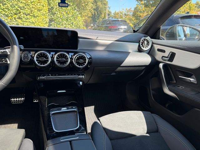 Mercedes-Benz CLA 220d Special Edition/ PREMIUM+/ LED/ PANO