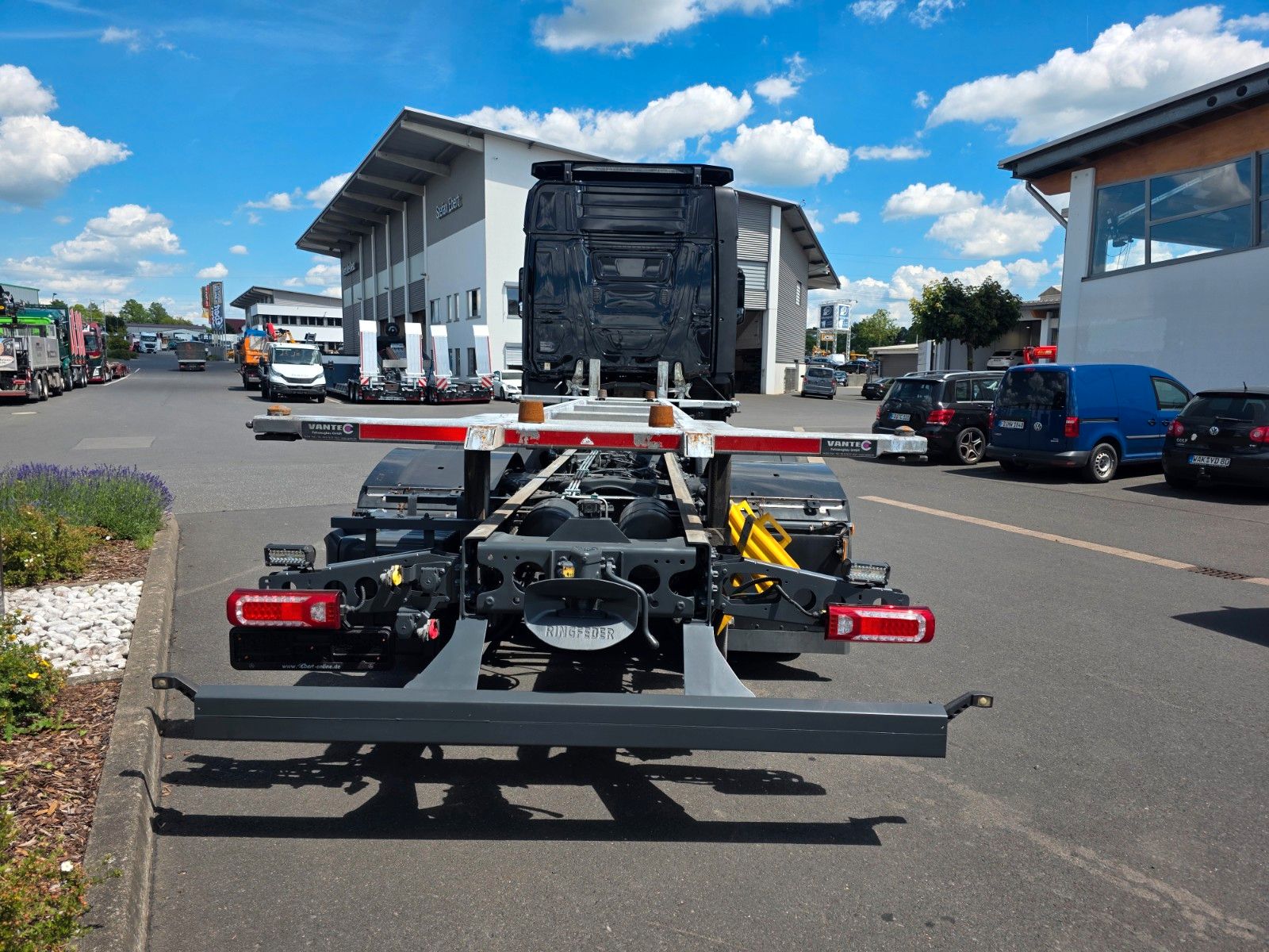 Fahrzeugabbildung Mercedes-Benz Actros 2552 L BDF Vantec hydr. liftbarer Rahmen