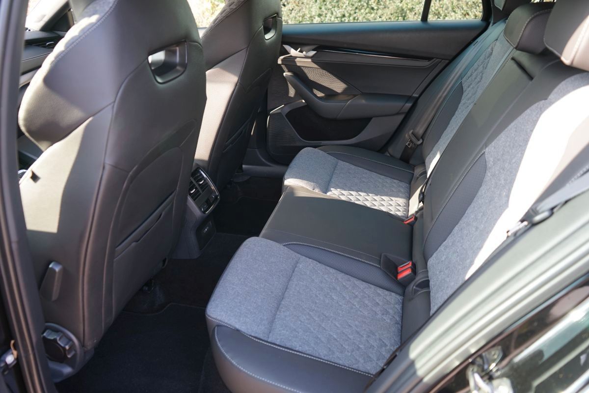 Fahrzeugabbildung SKODA Octavia Combi 2.0 TDI *Sportline Exklusive*