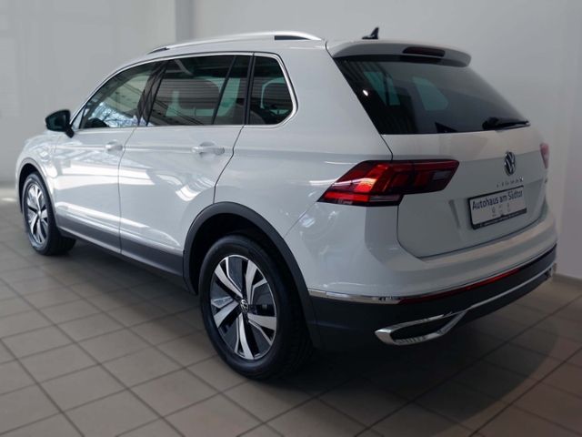 Fahrzeugabbildung Volkswagen Tiguan  Elegance 1.4 TSI eHybrid LED AHK RFK ACC