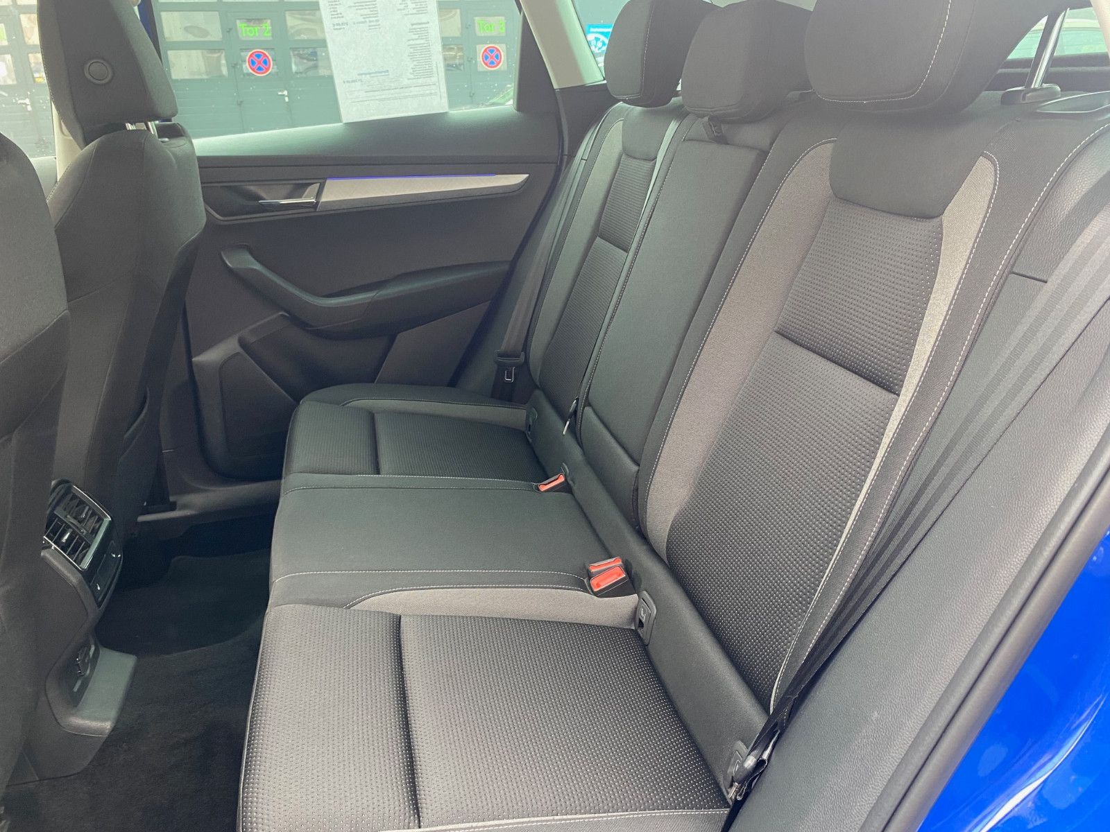 Fahrzeugabbildung SKODA Karoq Tour 2,0 TDI DSG *Navi*AHK*