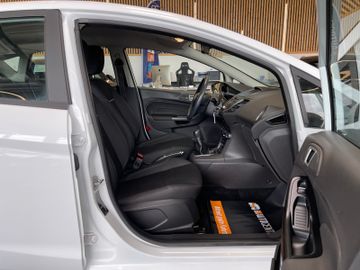 Ford Fiesta Trend 5-Türer *KLIMA*SZHZ*EURO6*TÜV-2027*