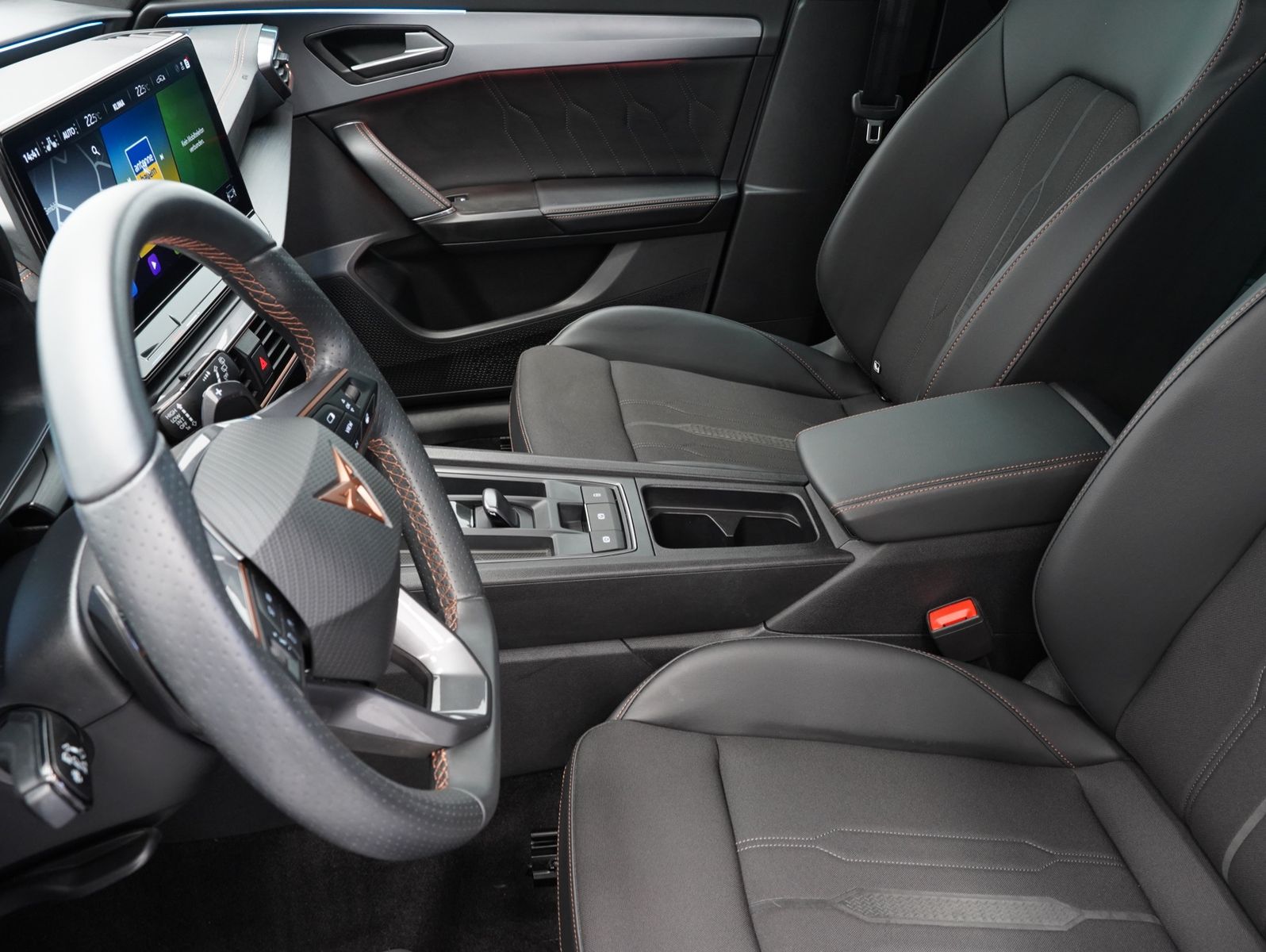 Fahrzeugabbildung CUPRA Formentor 1.5 TSI DSG LED/ACC/CARPLAY/KAMERA/19"
