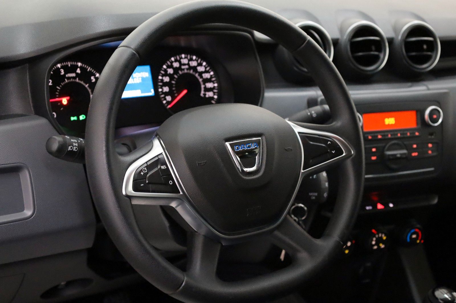 Fahrzeugabbildung Dacia Duster II Deal Klima,8 fach bereift