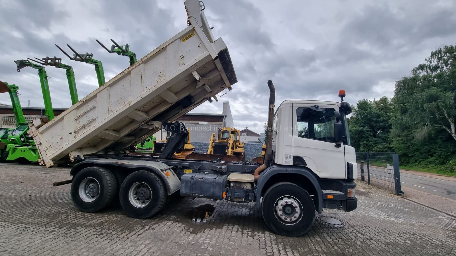 Fahrzeugabbildung Scania 114c 340 / AC / 6x4 / Bordmatik /