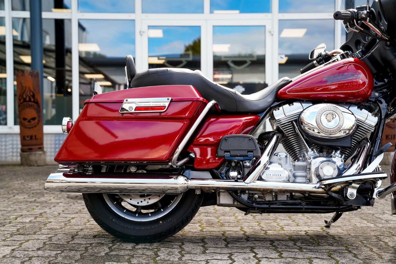 Fahrzeugabbildung Harley-Davidson FLHTP Electra Glide Twin Cam 96 - Sissybar -