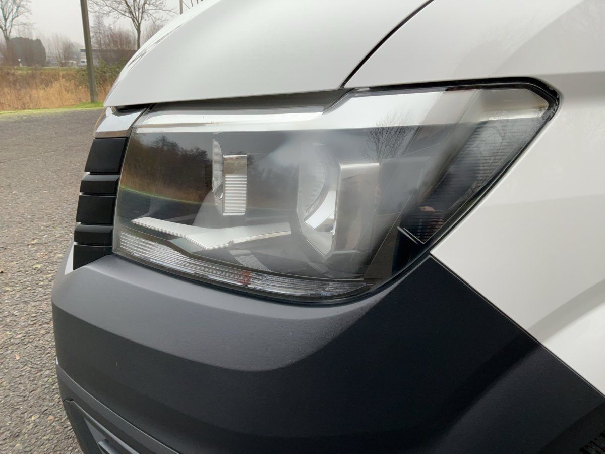 Fahrzeugabbildung Volkswagen Crafter 35 Pritsche DOKA LR 2.0 TDI AHK GJR