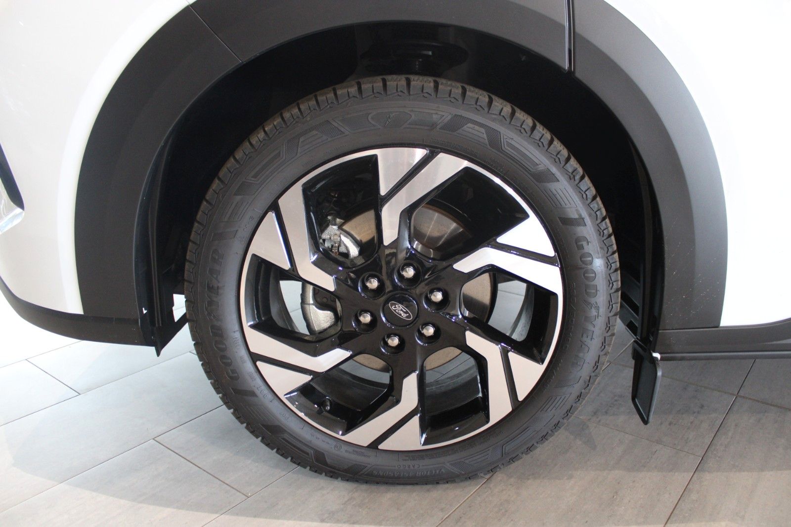 Fahrzeugabbildung Ford NUGGET L2 Active 40 JAHRE EDITION Aufstelldach