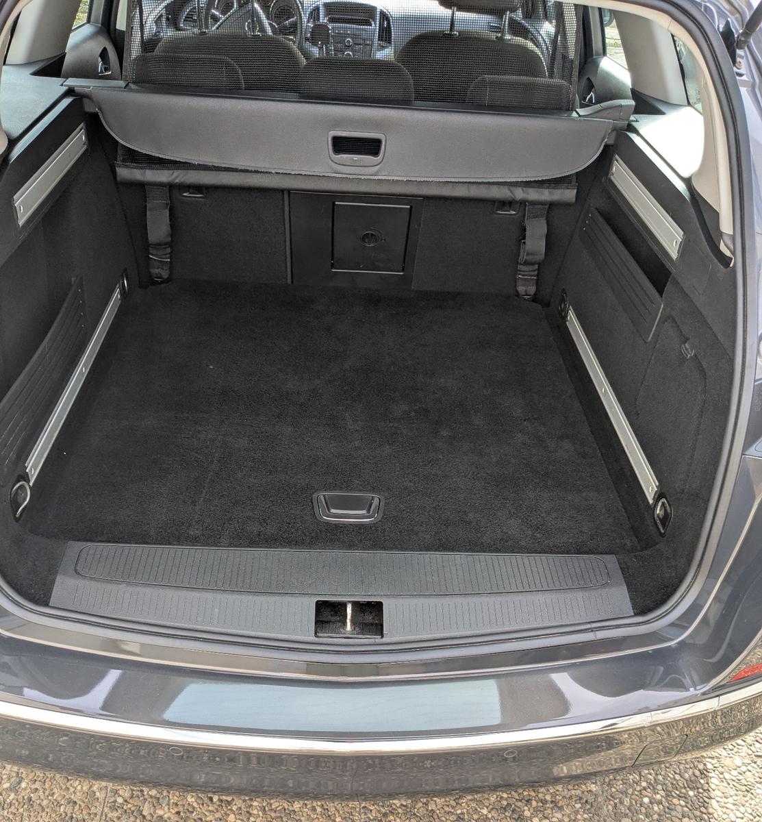 Opel Astra 2013 — photo 10