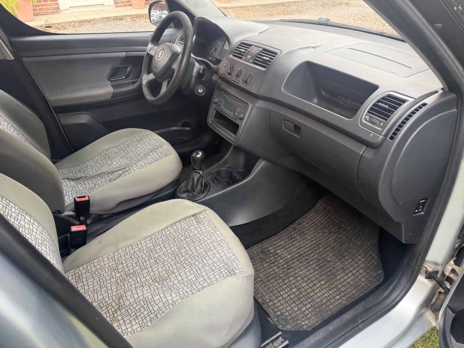 Skoda Roomster 2013 — photo 13