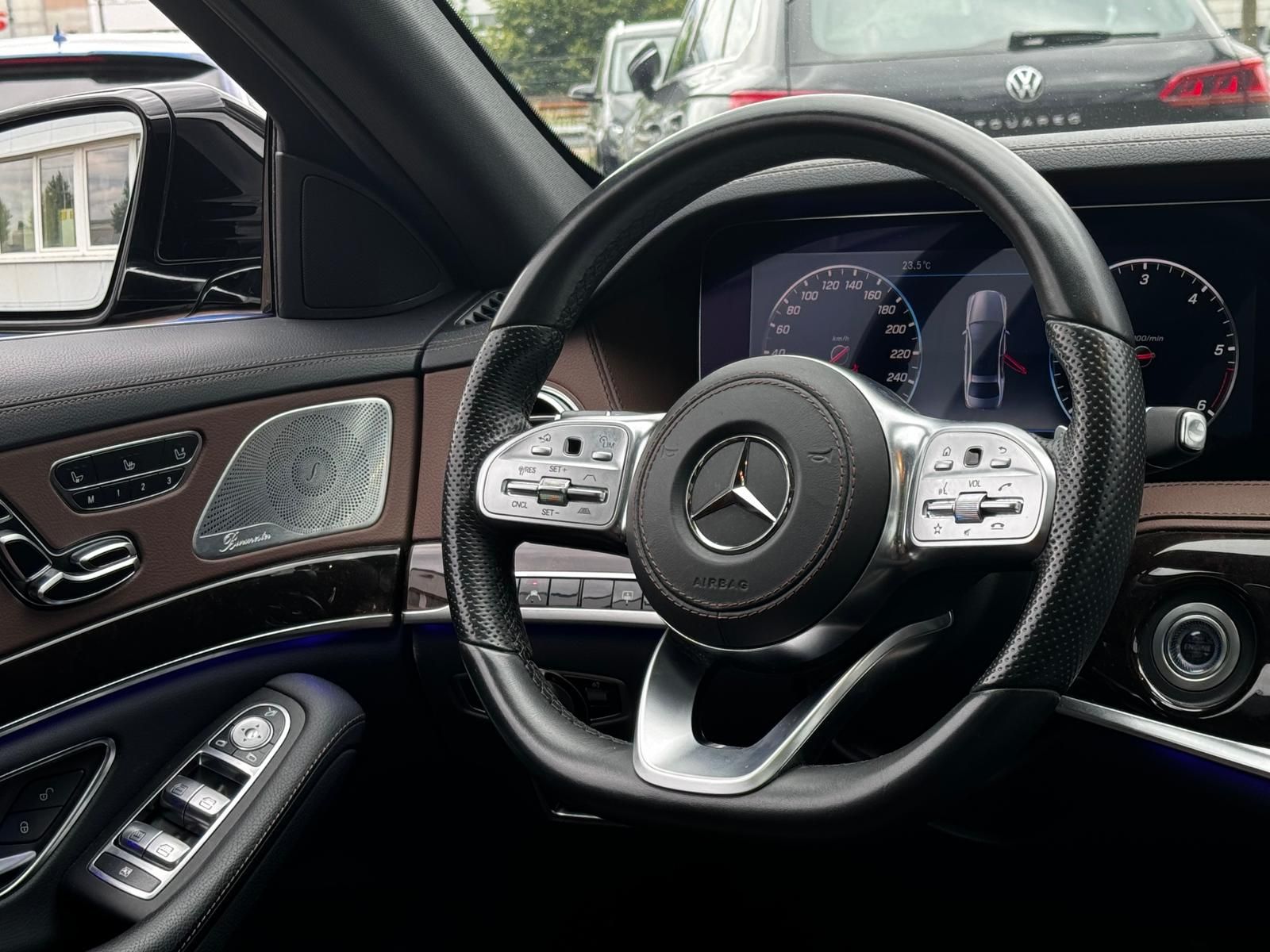 Fahrzeugabbildung Mercedes-Benz S 400 d 4Matic Lang AMG Line Pano Burmester