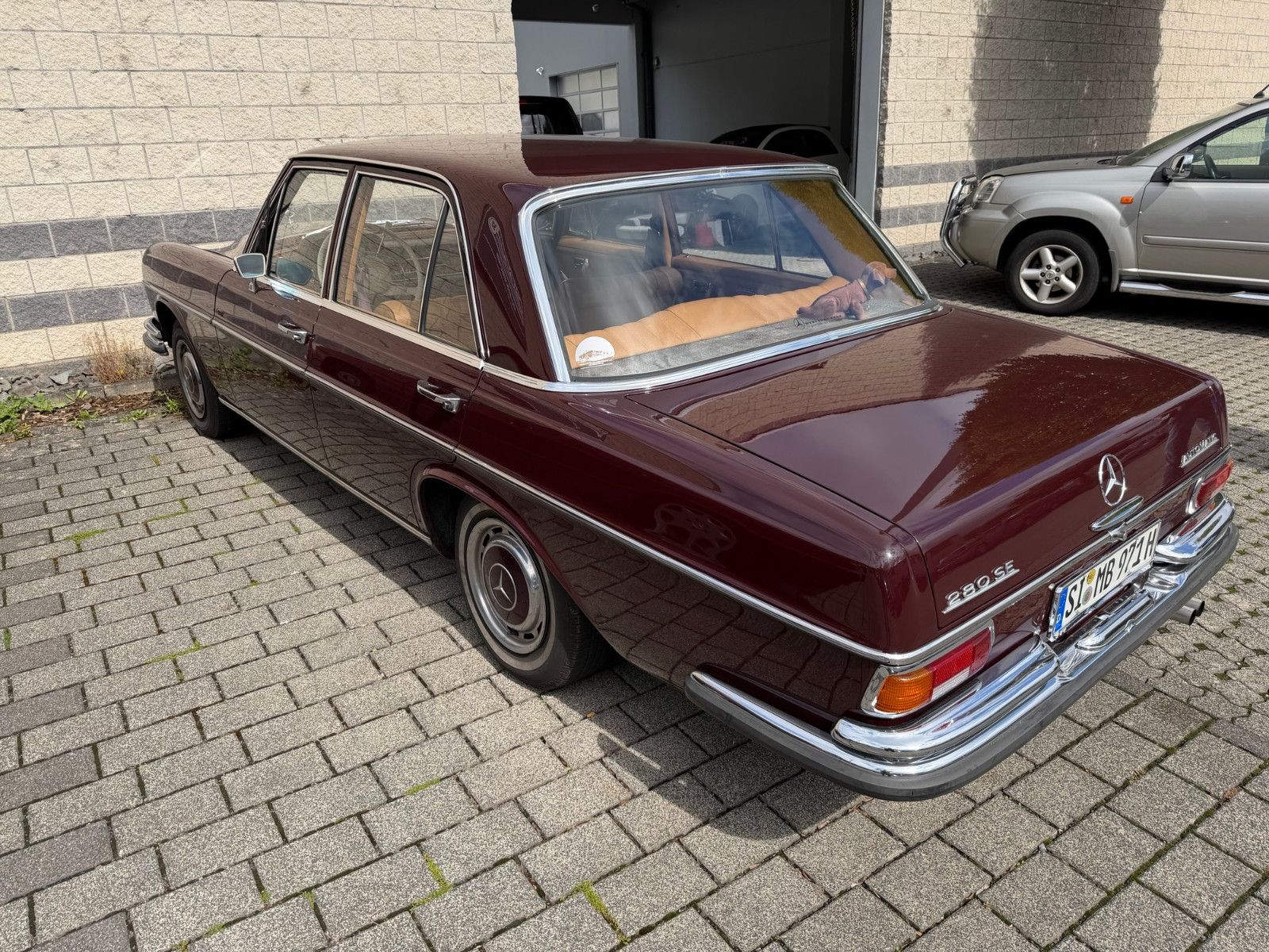Fahrzeugabbildung Mercedes-Benz 280 SE Automatik / Schweizer Erstzulassung