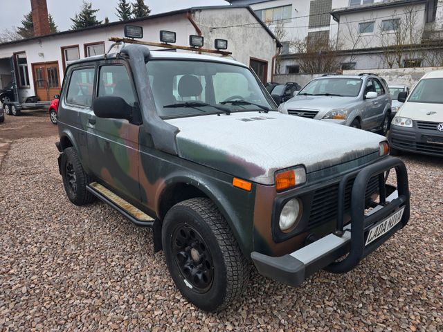 Lada Niva*AHK*CD-Radio*4x4*Tüv Neu*1 Hand*