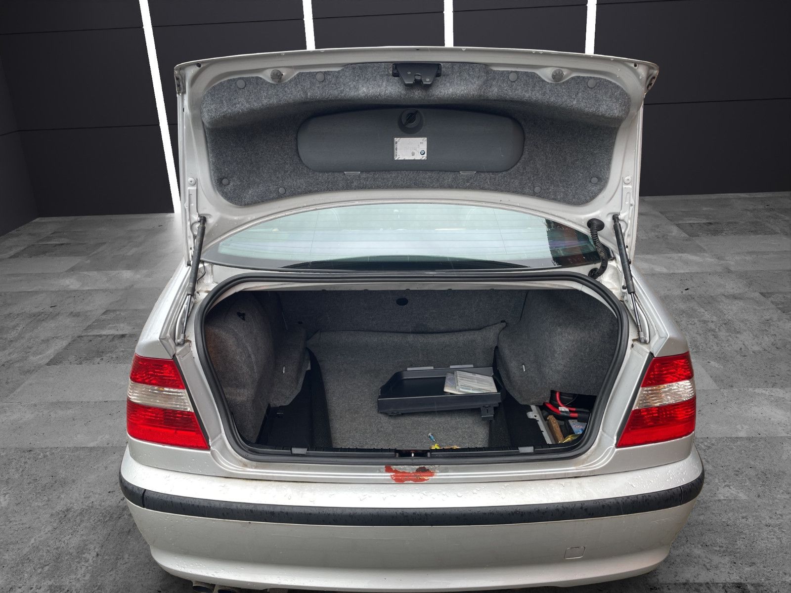 Fahrzeugabbildung BMW 320 Lim. Navi*Xenon*Shzg*Klimaauto